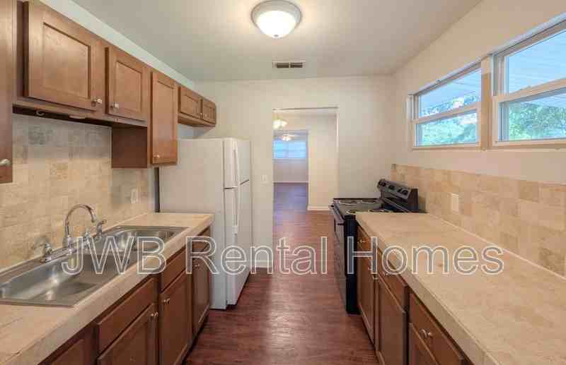 6622 Burpee Dr S - Photo 2 of 16