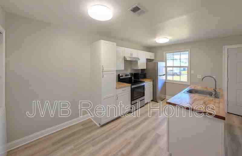 7815 Jasper Ave - Photo 2 of 9