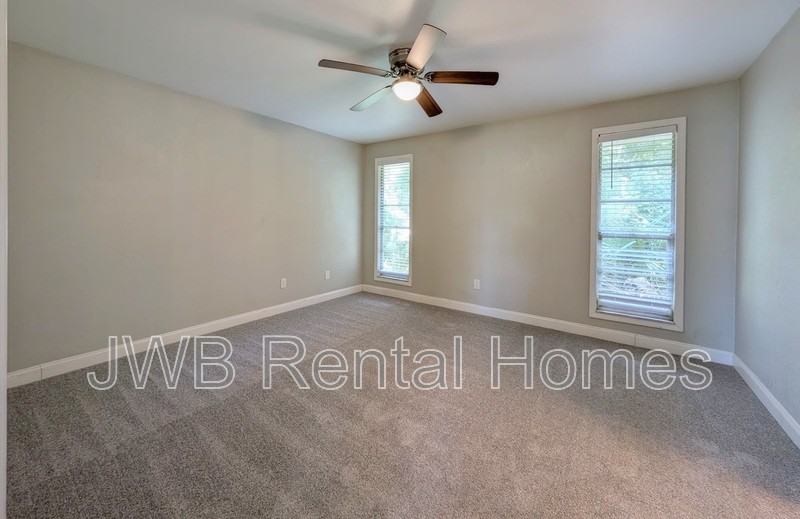 7815 Jasper Ave - Photo 6 of 9