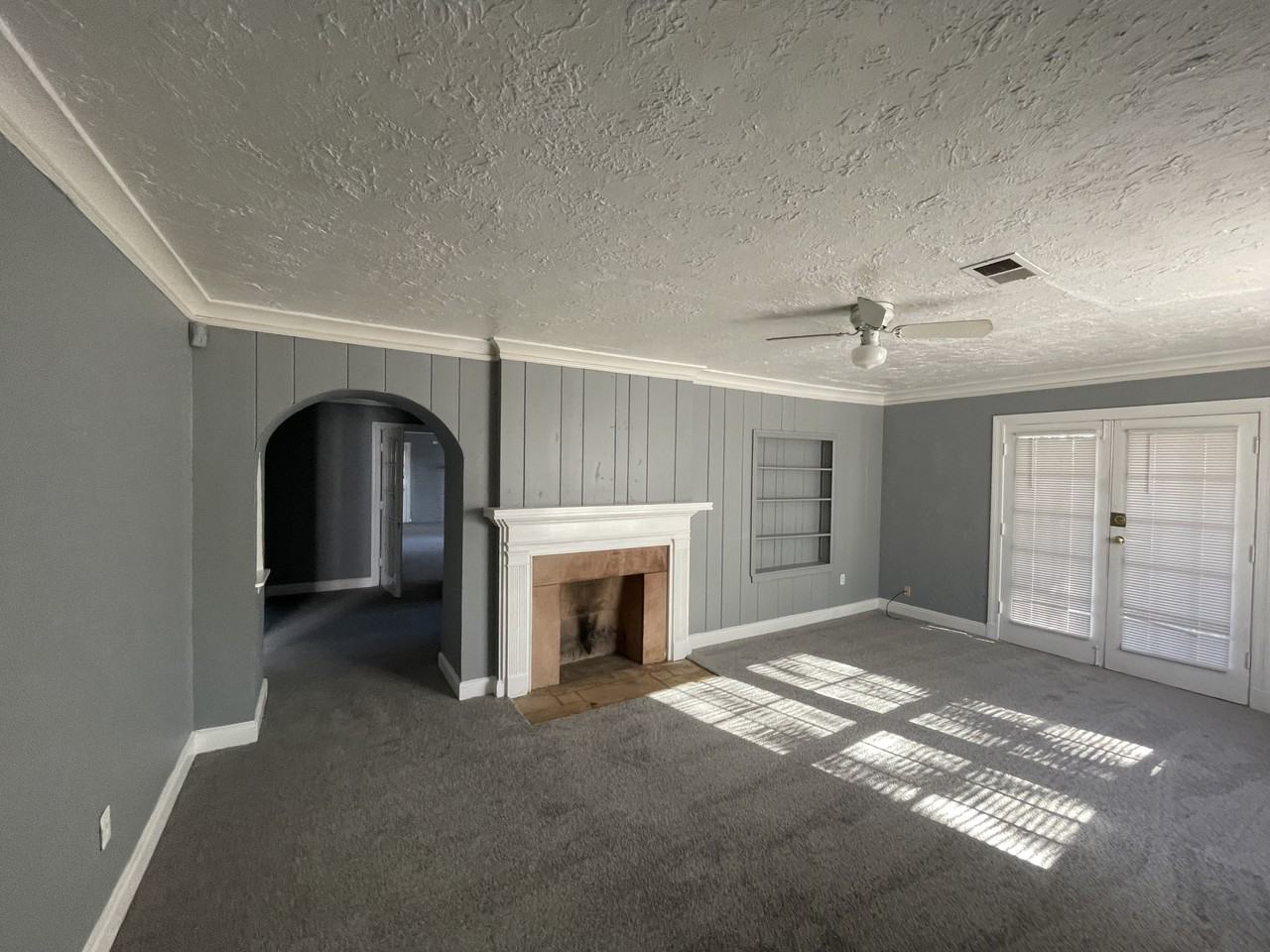 1114 Brownlee Rd - Photo 3 of 7