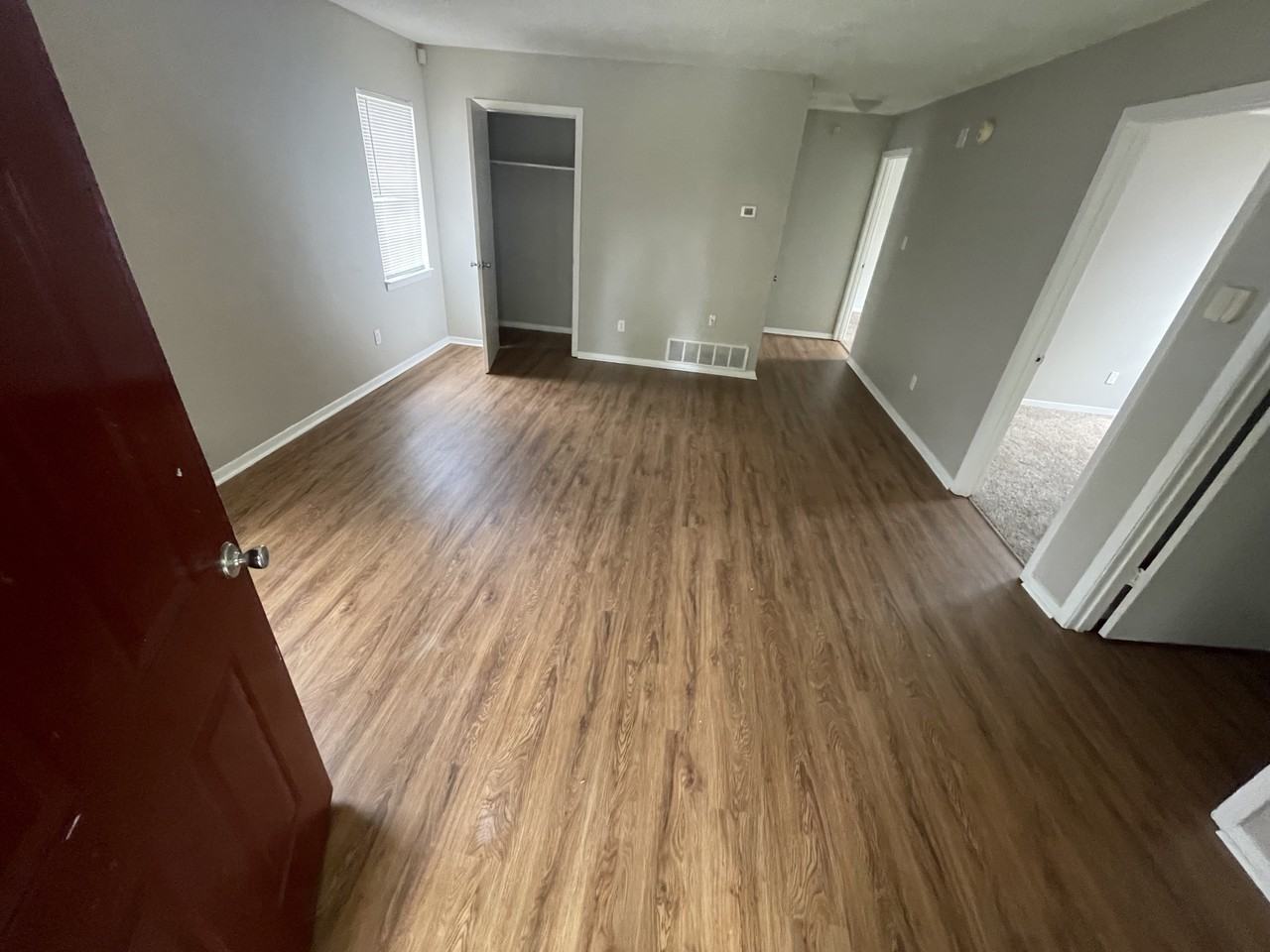 3008 Crystal Ave - Photo 3 of 9