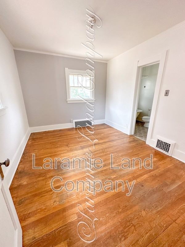 817 E University Ave - Photo 4 of 10