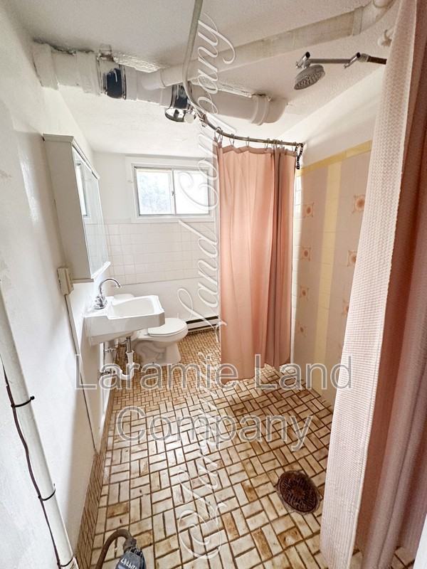 817 E University Ave - Photo 7 of 10