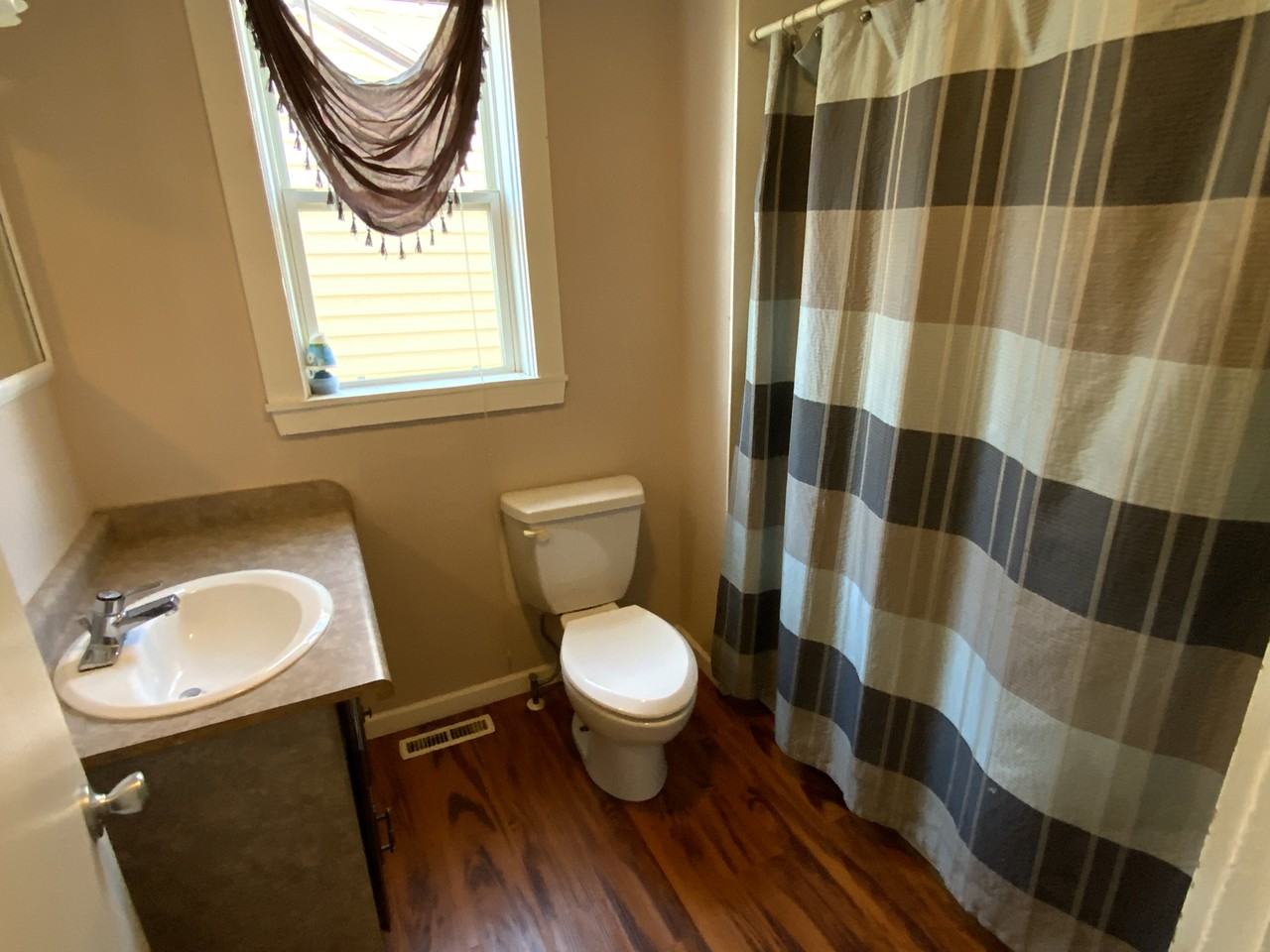 1809 N 17th St - Photo 5 of 15