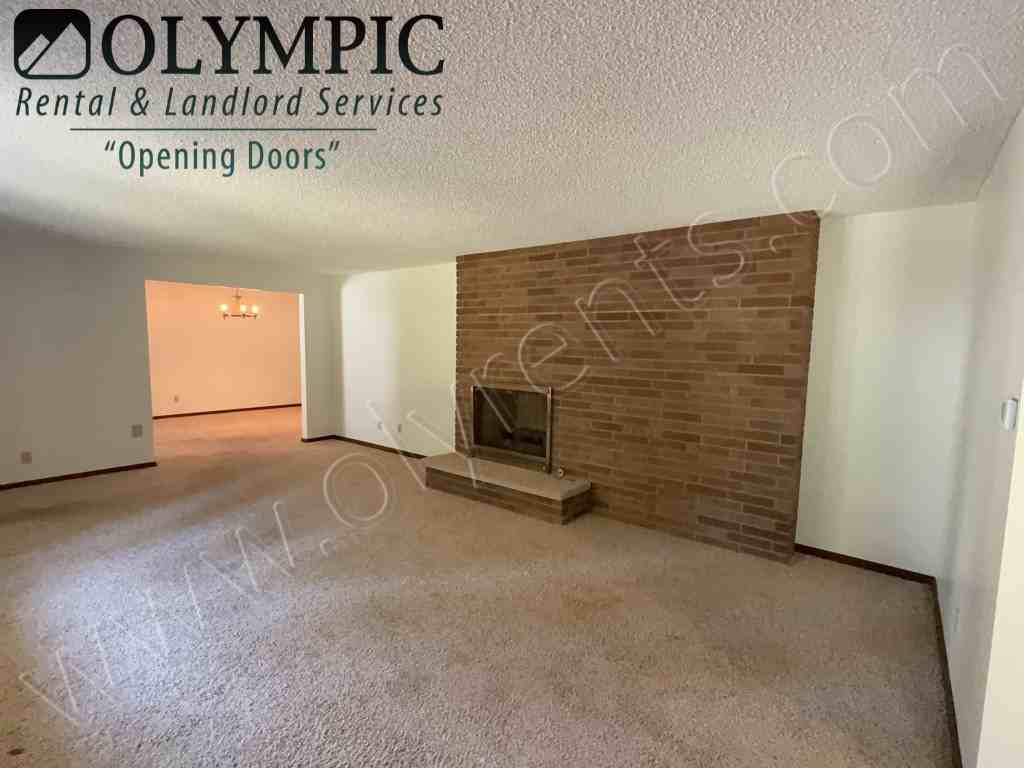 4230 Frontier Dr Se - Photo 7 of 35