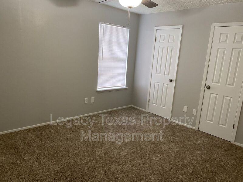 1604 Sun Valley Dr #B - Photo 7 of 22