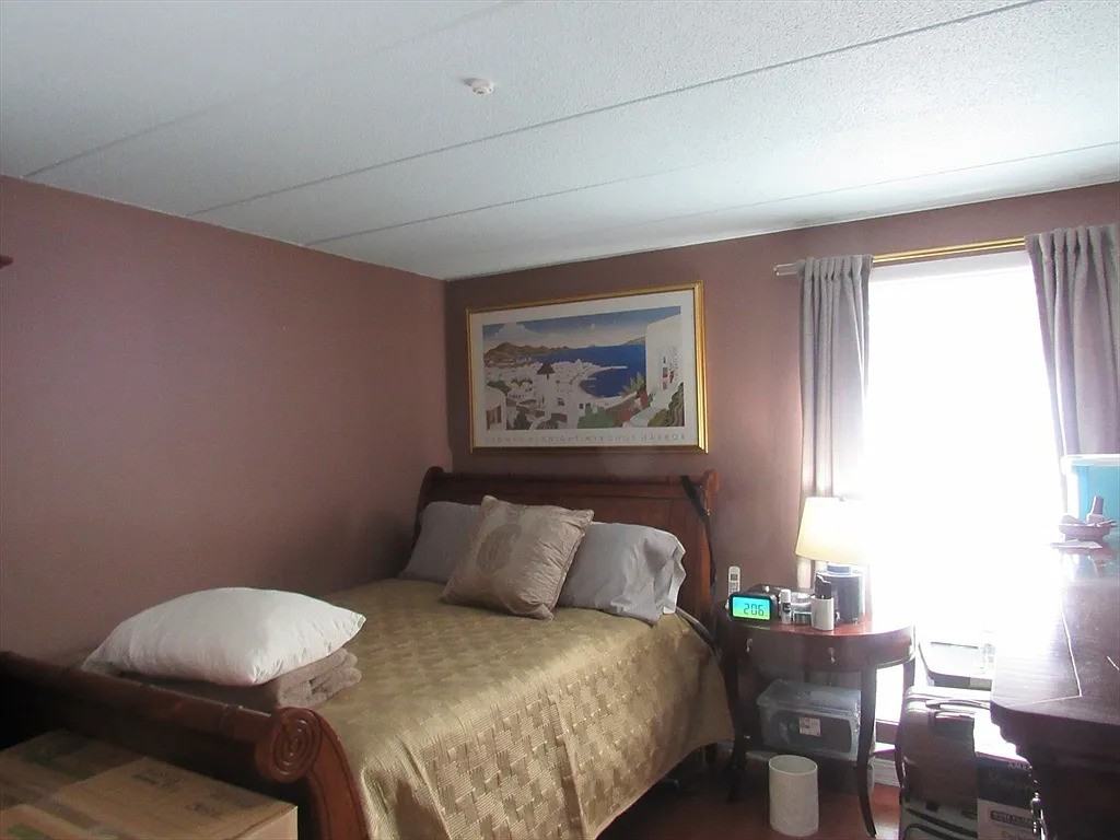 685 Main St #3 - Photo 4 of 12