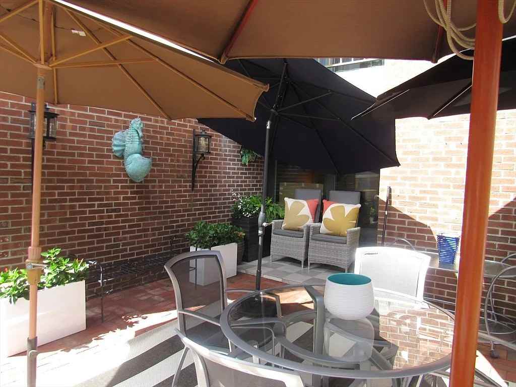 685 Main St #3 - Photo 7 of 12