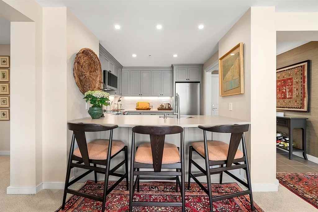 88 Wharf St #511 - Photo 3 of 16