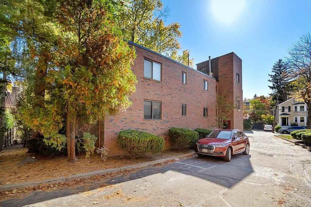 17 Healey St #101 - Photo 6 of 12