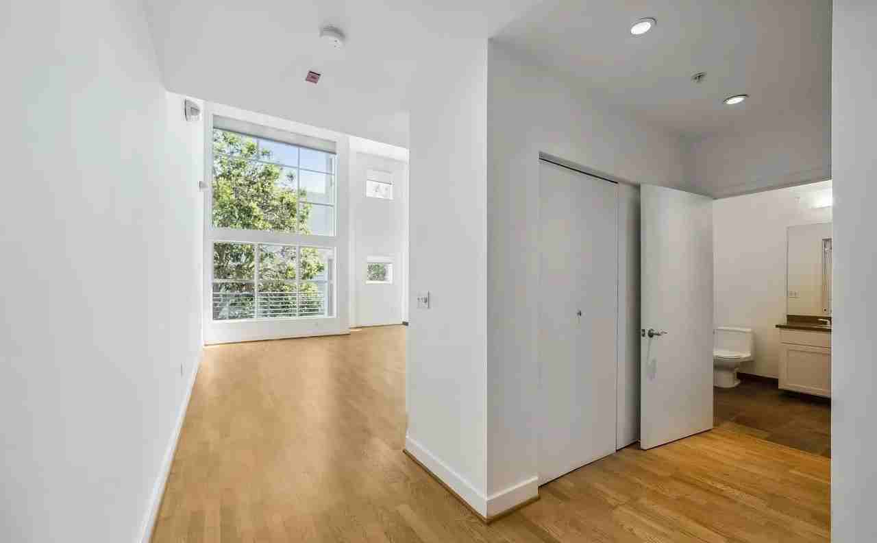 2130 Harrison St #2 - Photo 5 of 18