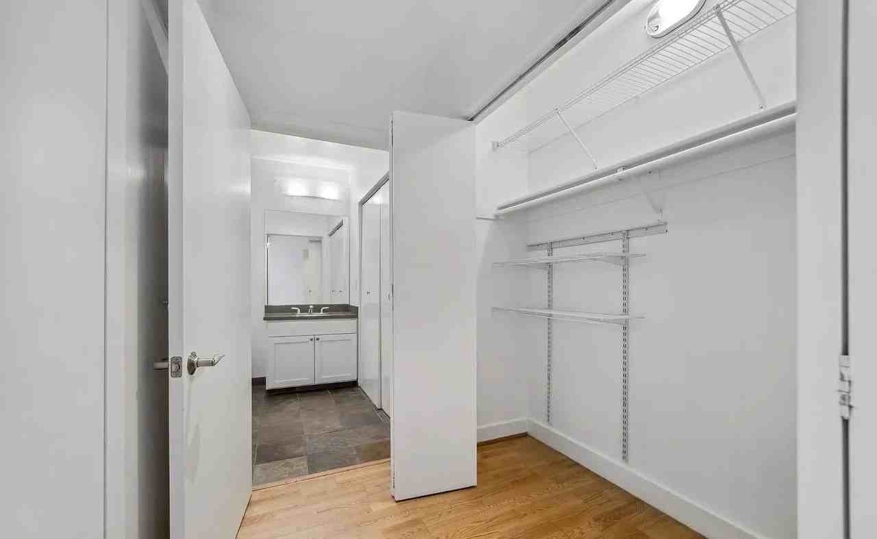 2130 Harrison St #2 - Photo 6 of 18