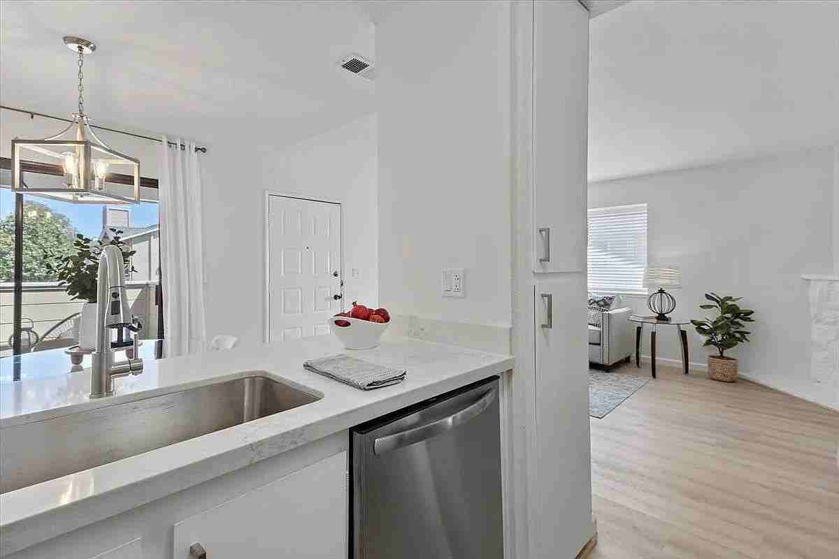 3583 Ivalynn Pl - Photo 3 of 15