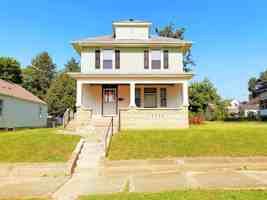 featured image of 821 S 7th St