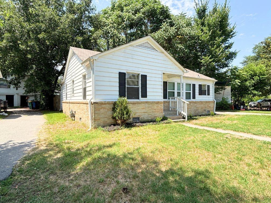 609 Prothro St - Photo 2 of 18