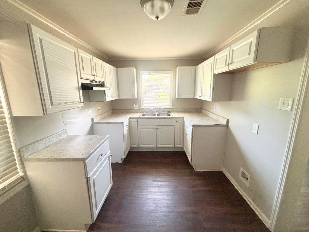 609 Prothro St - Photo 7 of 18