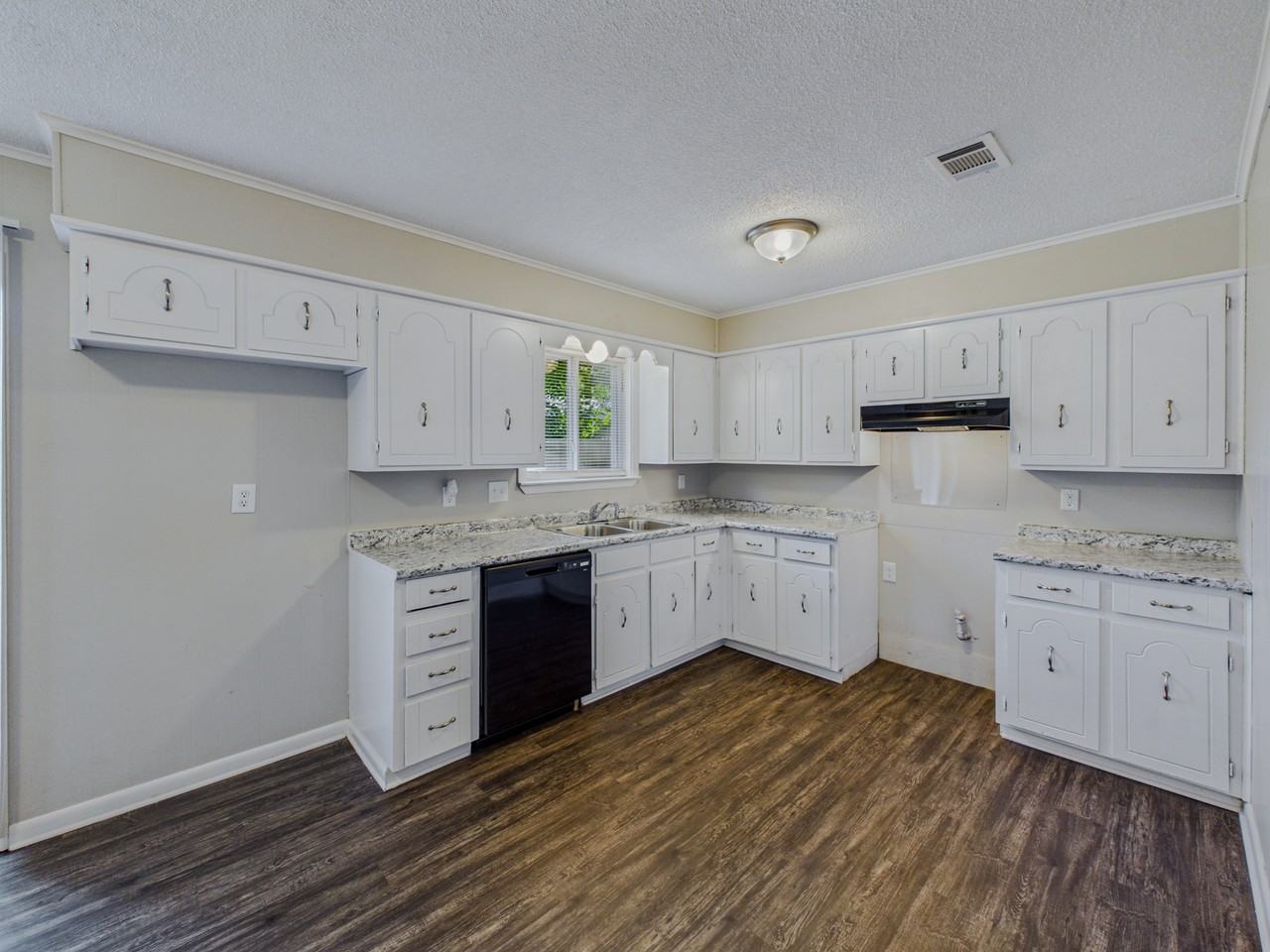802 Towering Oaks Dr - Photo 5 of 17