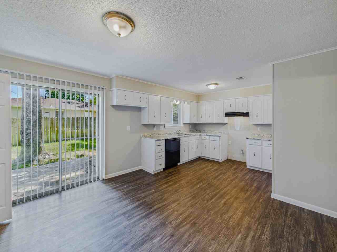 802 Towering Oaks Dr - Photo 6 of 17