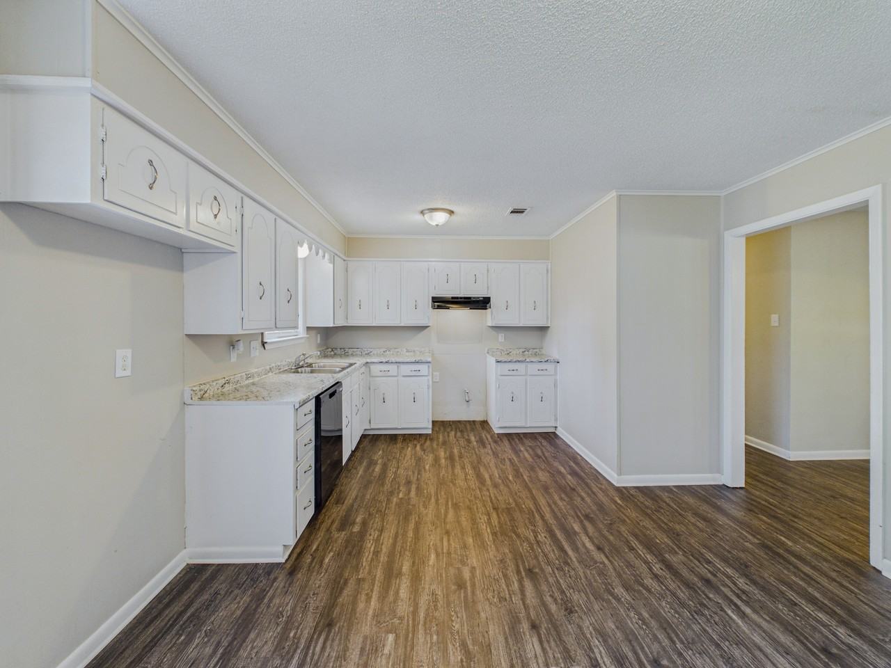 802 Towering Oaks Dr - Photo 7 of 17