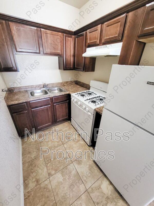 1100 Cedar St #4 - Photo 4 of 9