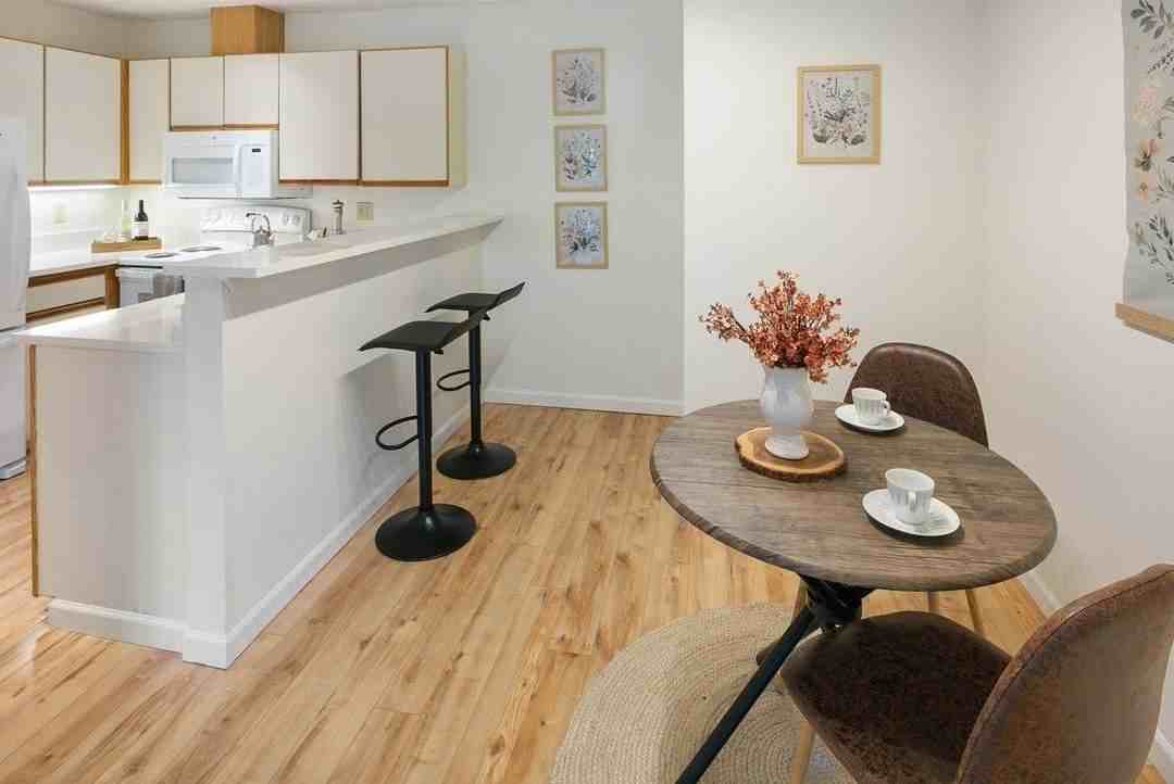 235 13th Ave E #102 - Photo 3 of 11