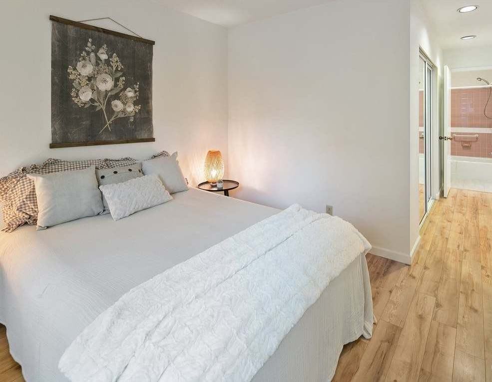 235 13th Ave E #102 - Photo 5 of 11