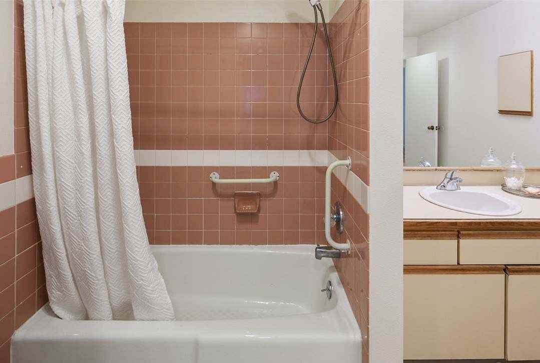 235 13th Ave E #102 - Photo 6 of 11