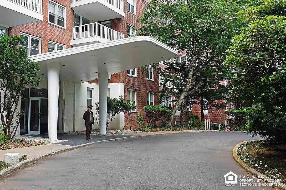 600 W 246th St - Photo 4 of 6
