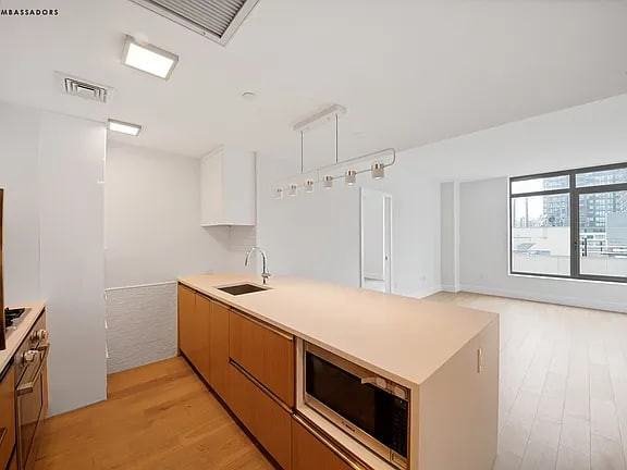 319 Schermerhorn St - Photo 2 of 8