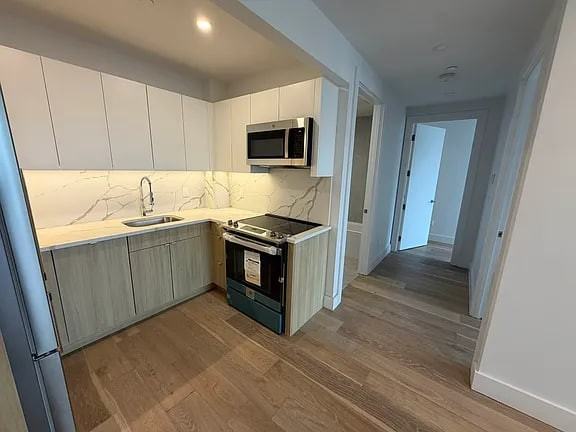 1173 Rogers Ave - Photo 2 of 11