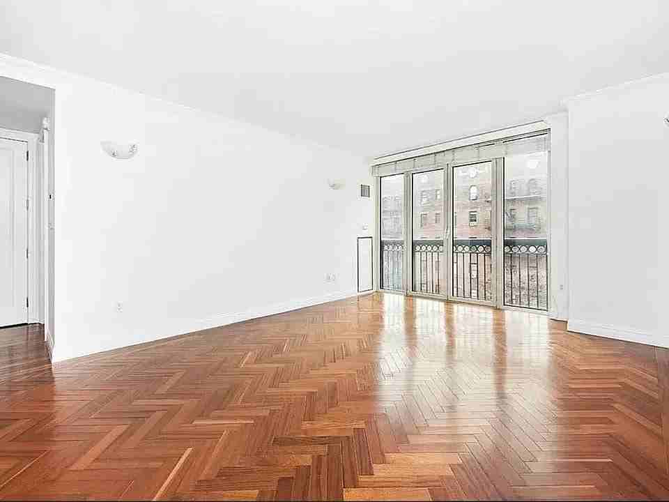 400 E 51st St #3K1L192 - Photo 3 of 6