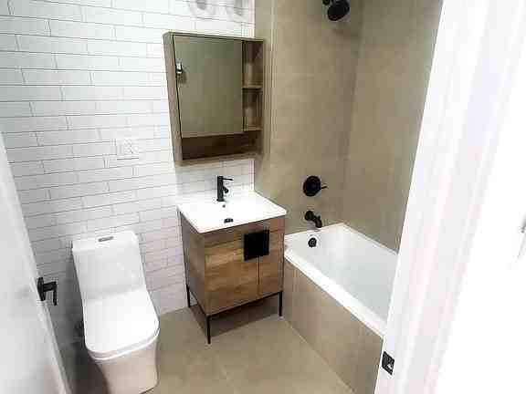 54 Martense St - Photo 4 of 6