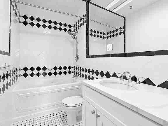 1 Tiffany Pl - Photo 5 of 7