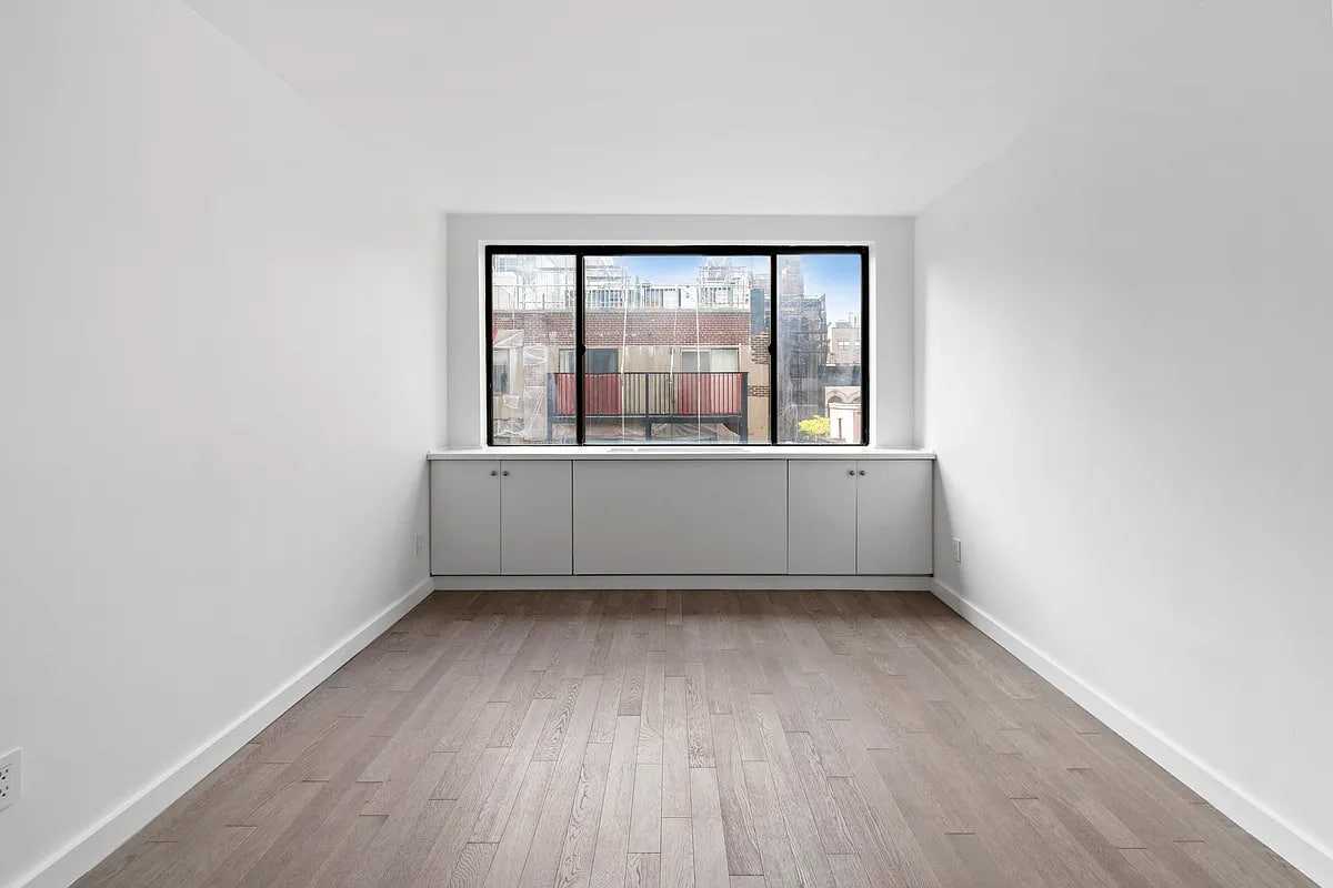 44 E 12th St - Photo 4 of 10