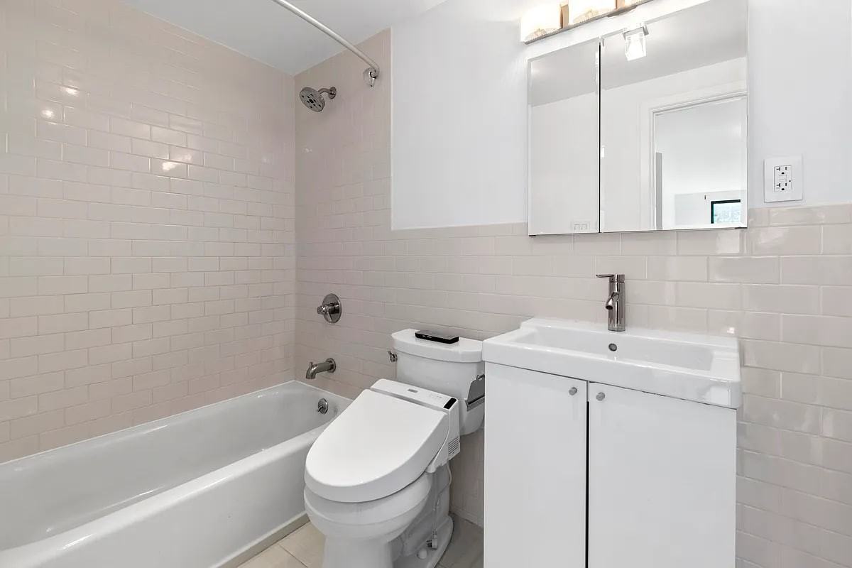 44 E 12th St - Photo 6 of 10