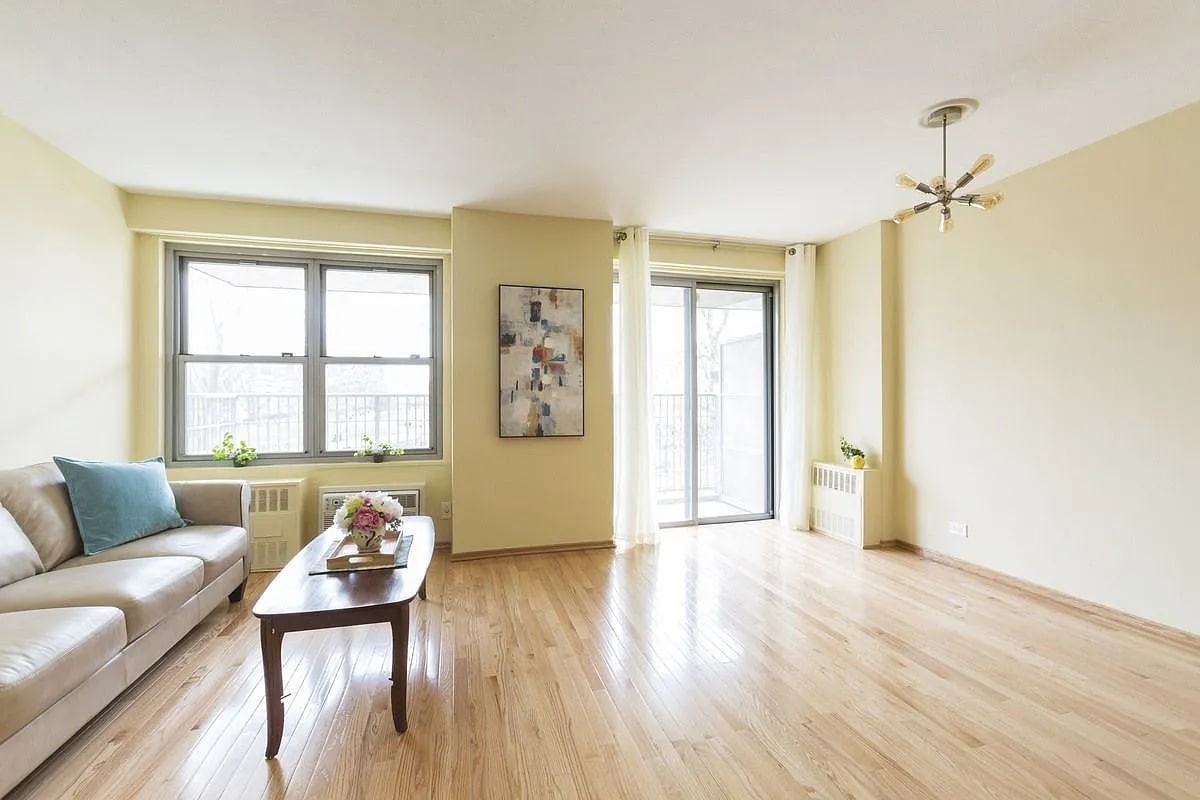 501 Surf Ave - Photo 4 of 7