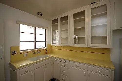 295 S Madison Ave #6 - Photo 6 of 10