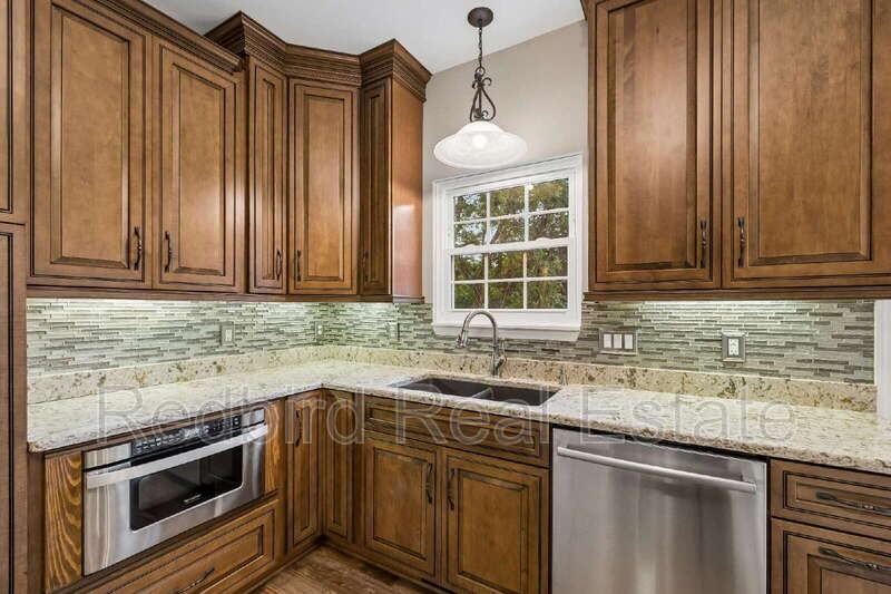 369 Dandridge Dr - Photo 6 of 29