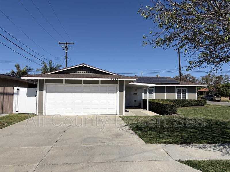 19432 Cindy Ln - Photo 3 of 22