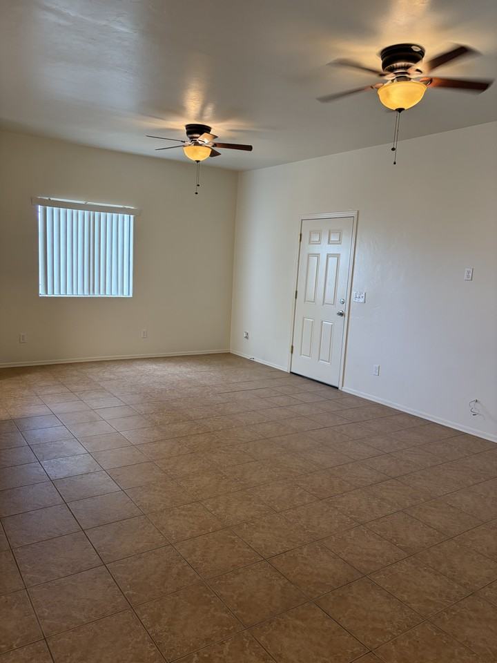 3045 N Estrella Ave - Photo 3 of 27