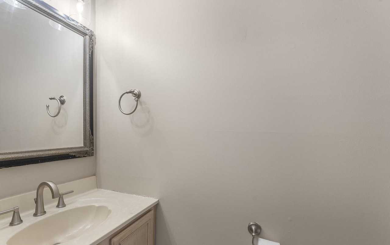 43 Ketley Pl - Photo 3 of 25