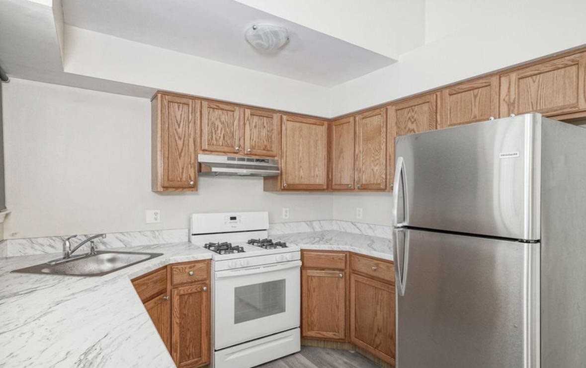 1396 Tristram Cir - Photo 4 of 17