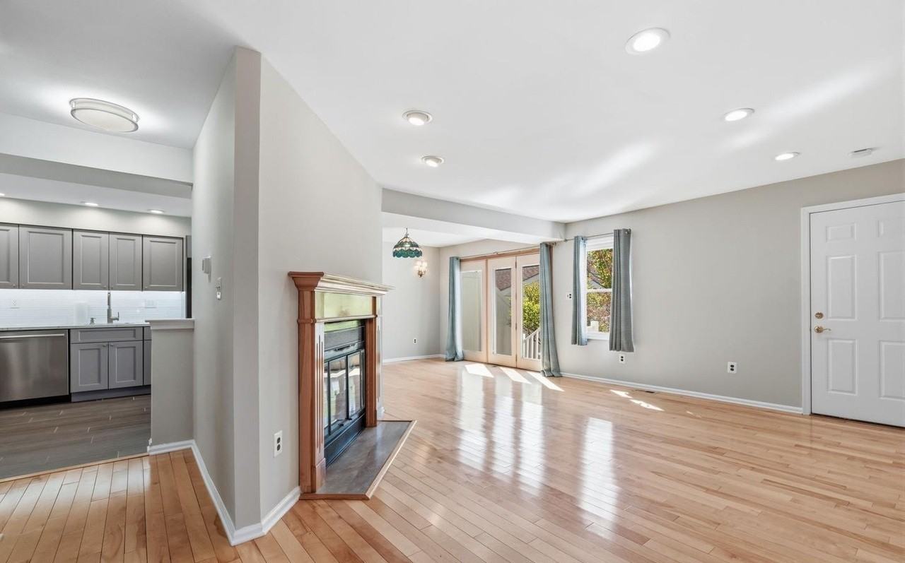 709 Society Hill Blvd - Photo 3 of 27