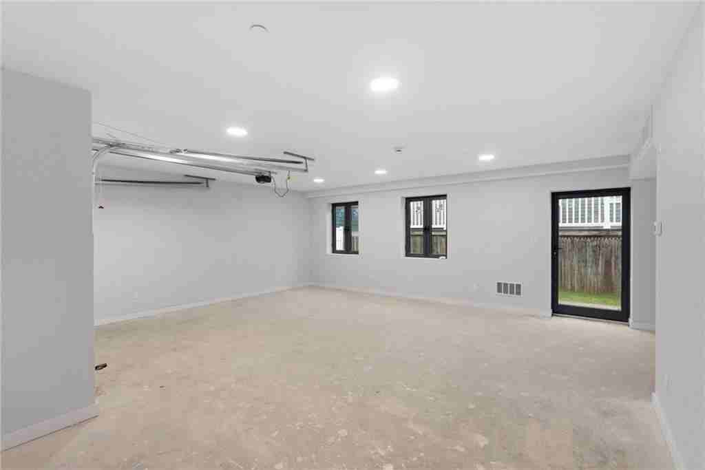 35 Keen Ct - Photo 5 of 24