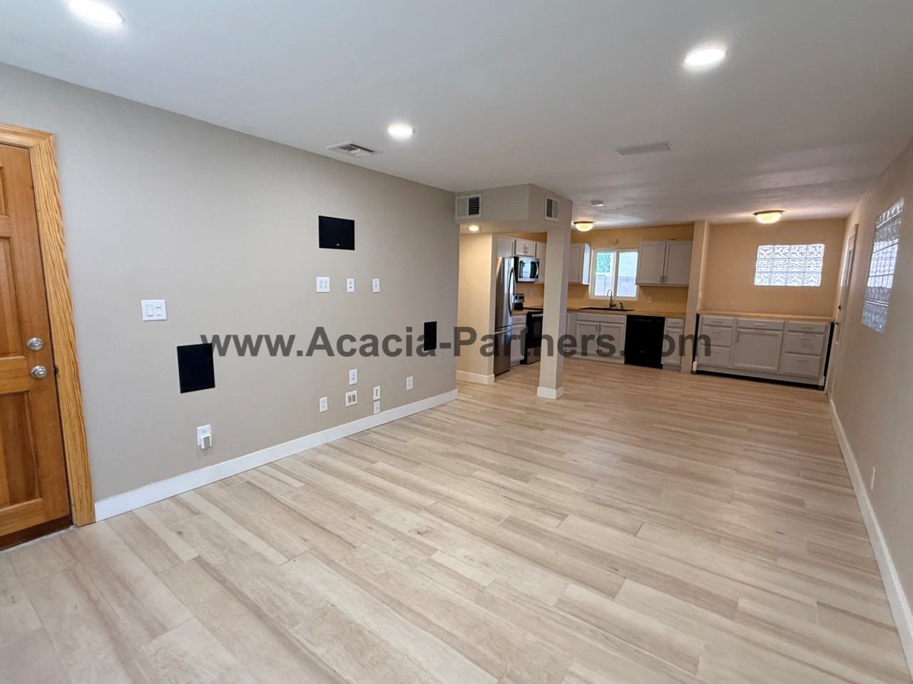 3701 N Park Ave - Photo 2 of 11