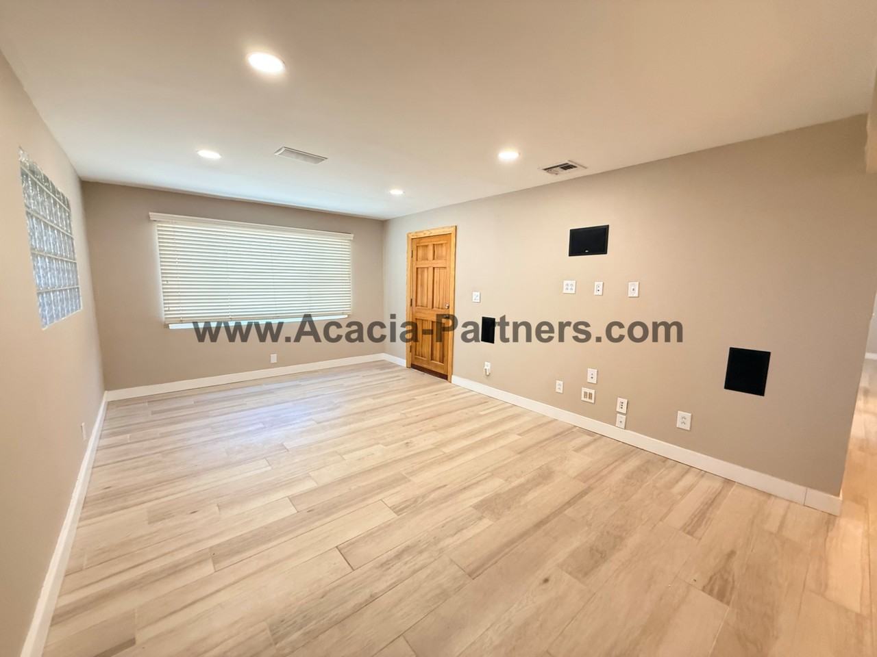 3701 N Park Ave - Photo 3 of 11