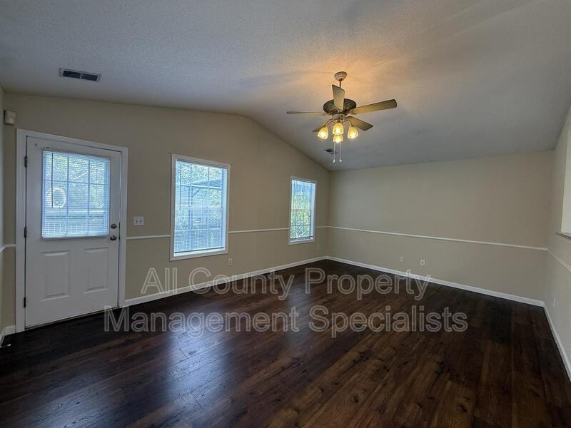 112 Malisa Dr - Photo 4 of 10