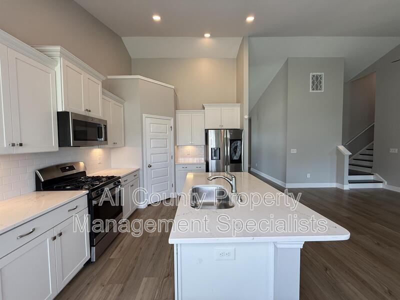333 Underhill Dr - Photo 4 of 13