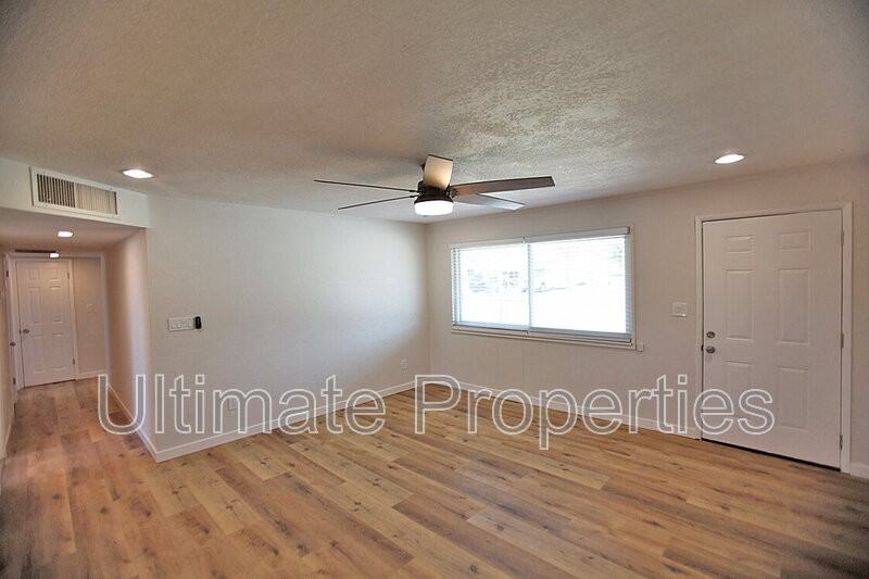 4129 E Bluefield Ave - Photo 5 of 28