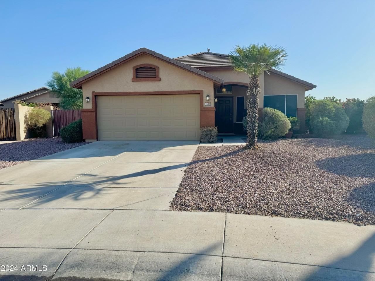 7620 W Foothill Dr - Photo 2 of 5